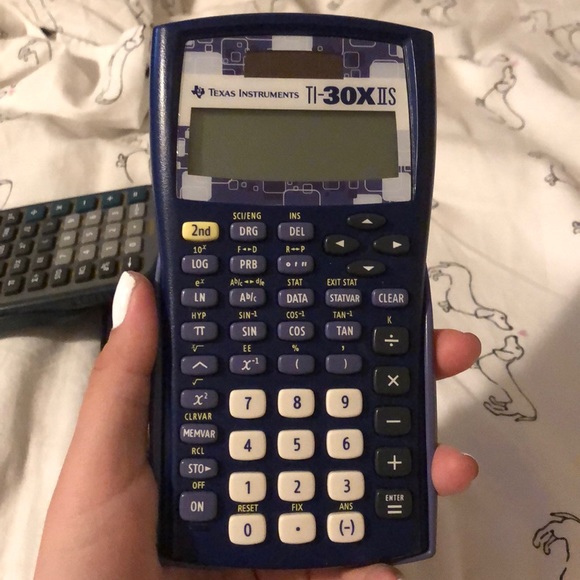 Texas Instrument Scientific Calculators Bundle - Picture 2 of 7